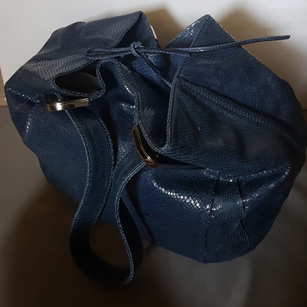 Handbag - Picture 2 of 8
